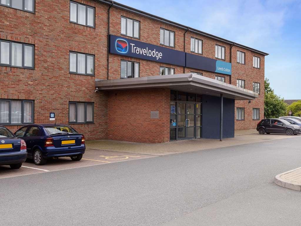 Travelodge Leeds Colton Garforth Exterior photo